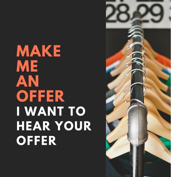 Rock and Republic Jeans with Rhinestones - Picture 4 of 4